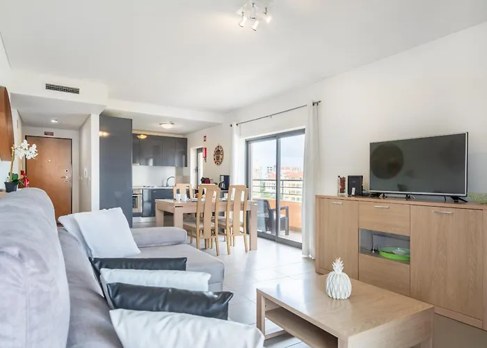 Da Rocha Ocean View With Pool By Homing Portimao